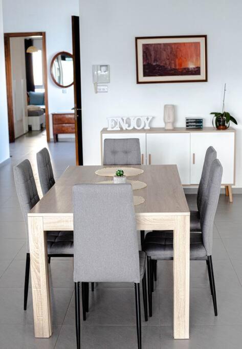 Seafront Two Bedroom Apartment Saint Julian's Exterior photo