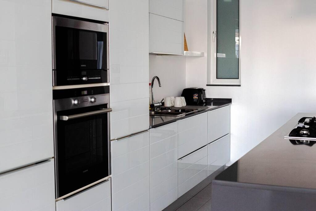 Seafront Two Bedroom Apartment Saint Julian's Exterior photo